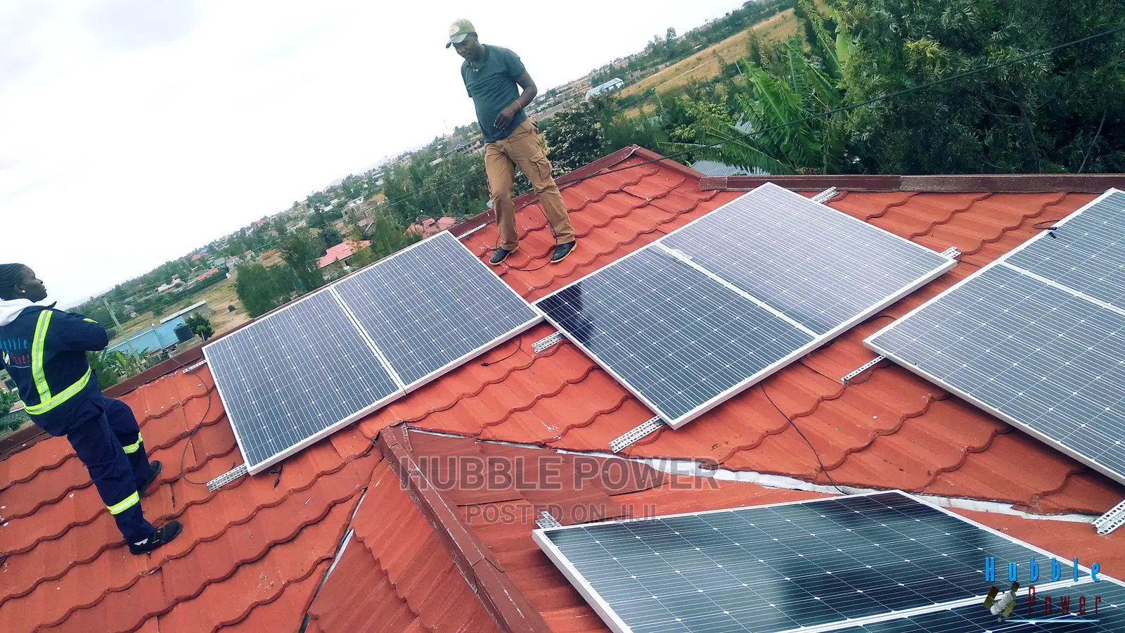 Instalations of Solars Batteries Hybrid System