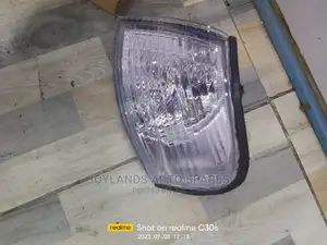 B15 Corner Lamp