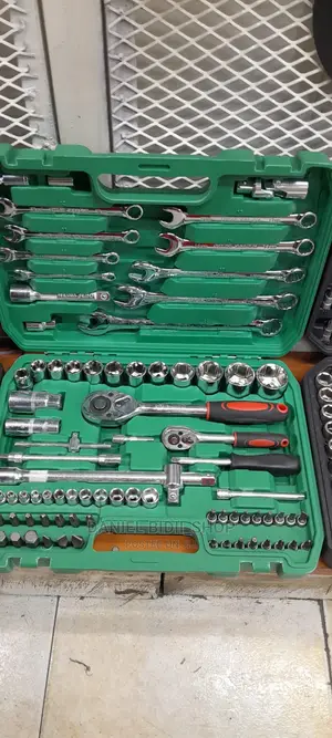 82pcs Toolset Kit for Carpentry.