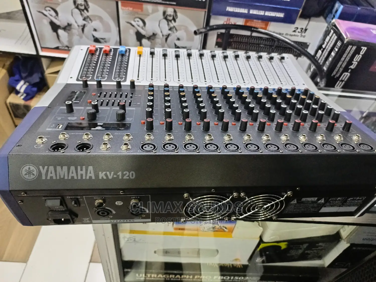 Powered Mixer Yamaha KV120