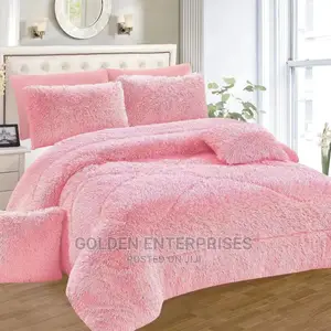 Pink Fluffy Duvet With 1 Bedsheet and 4 Pillowcases