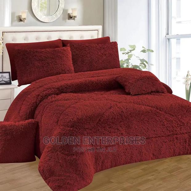 Maroon Fluffy Duvet With 1 Bedsheet With 4 Pillowcases