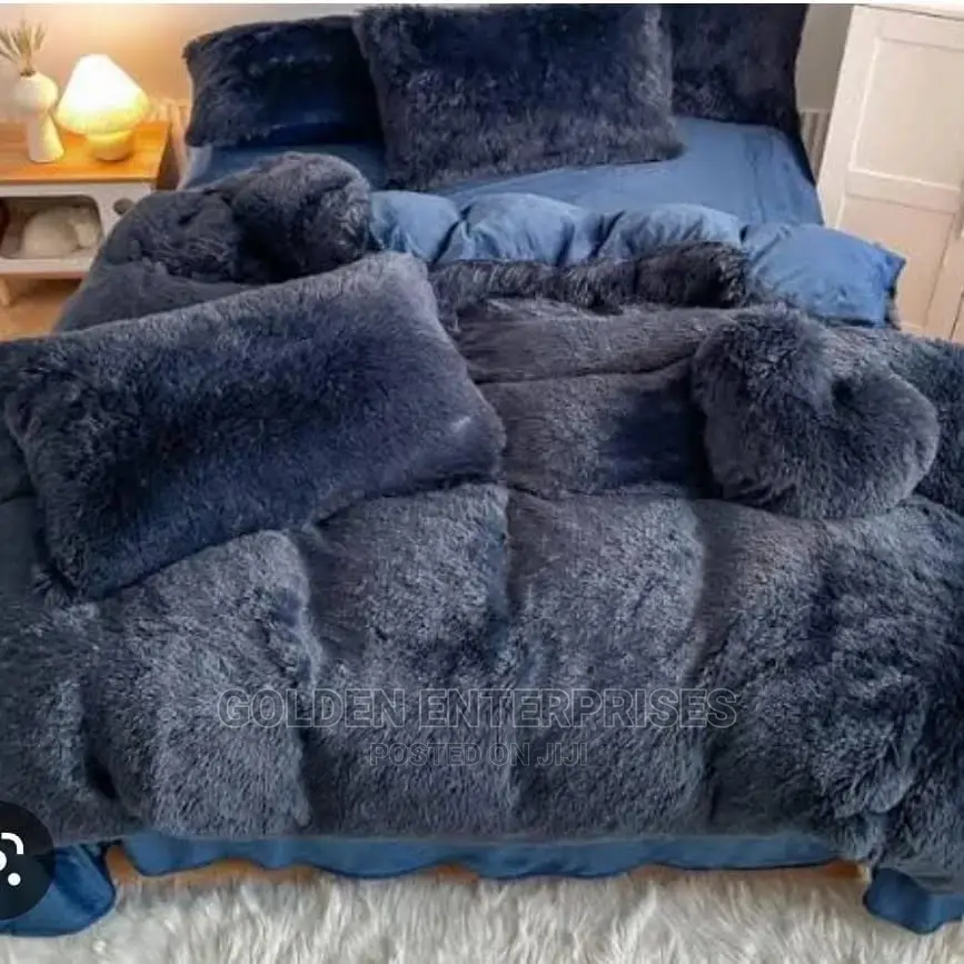 Navy Blue Fluffy Duvet With 1 Bedsheet and 4 Pillowcases