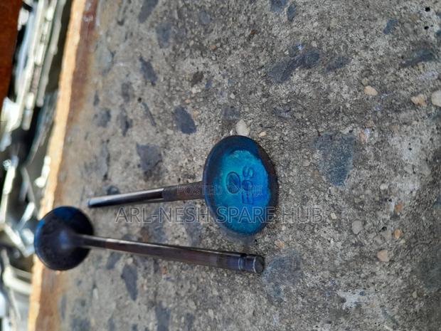 Subaru Ej 2O Engine Cylinder Head Valves