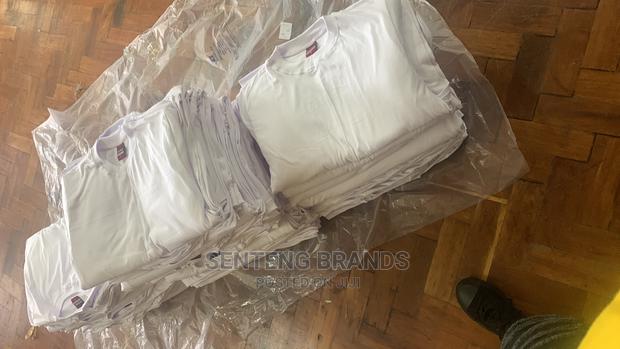 Plain Tshirt - thumbnail 2