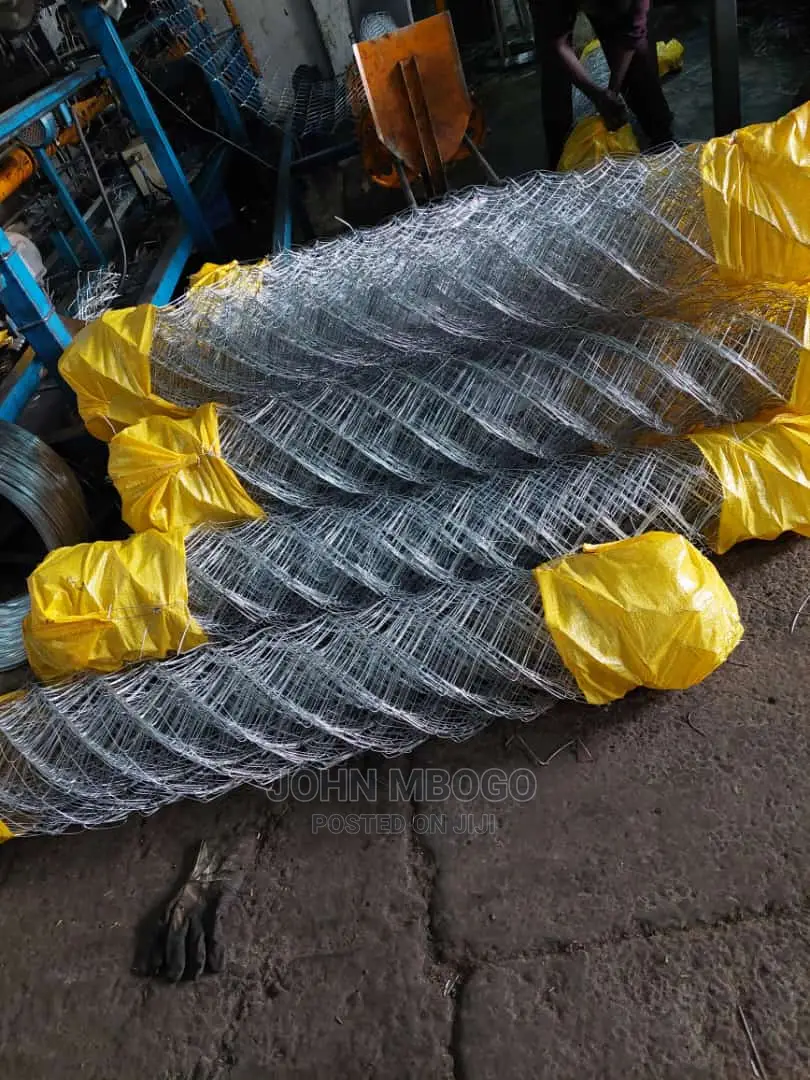 Galvanised Chainlinks. 14g