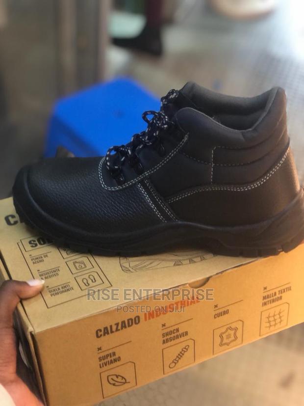 Safety Boots. - thumbnail 2