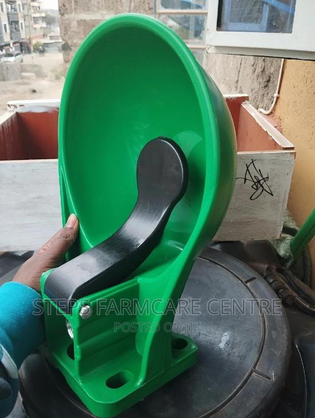 Plastic Automatic Cow Drinking Bowls - thumbnail 2