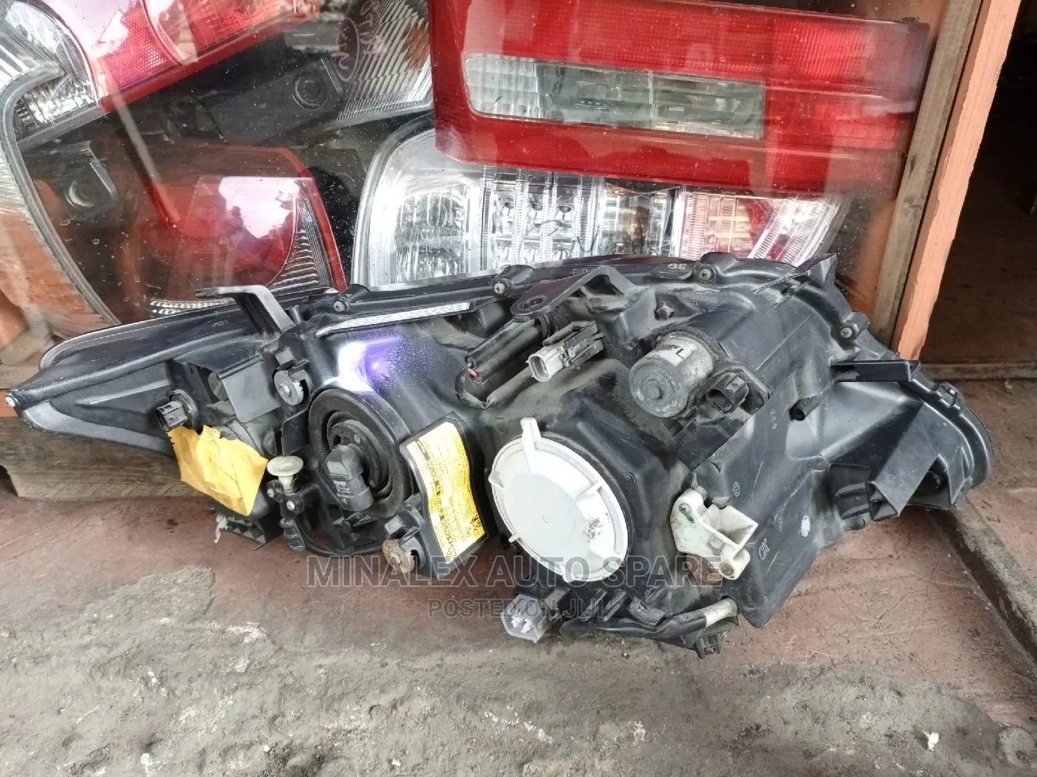 Rx270 Lexus Headlight Complete With Computer And Bulbs