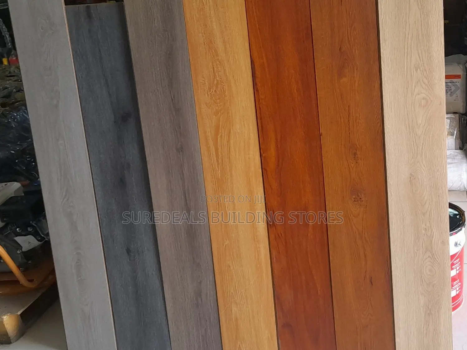 Warm Pleasant Wood Flooring Laminate