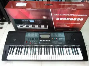 Keyboard PSR 483