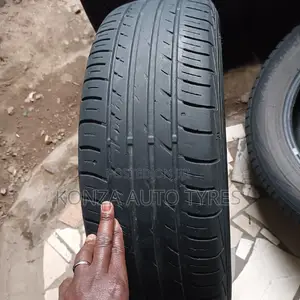 Dunlop Tyres 215/65r16