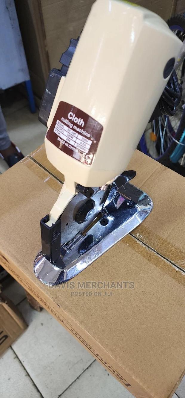 Electric Cloth Cutting Machine