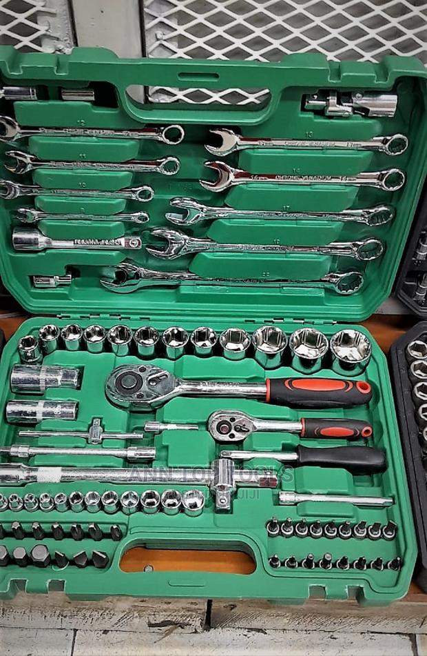 82 Pieces Toolset Kit For Carpentry - main view