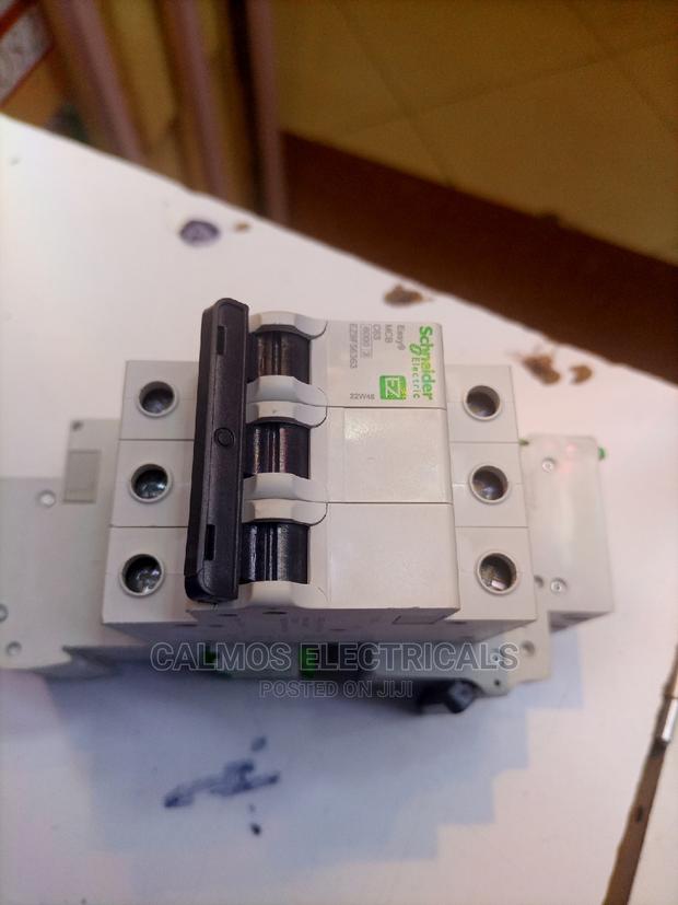 Schneider Tripple MCB 63a - thumbnail 3