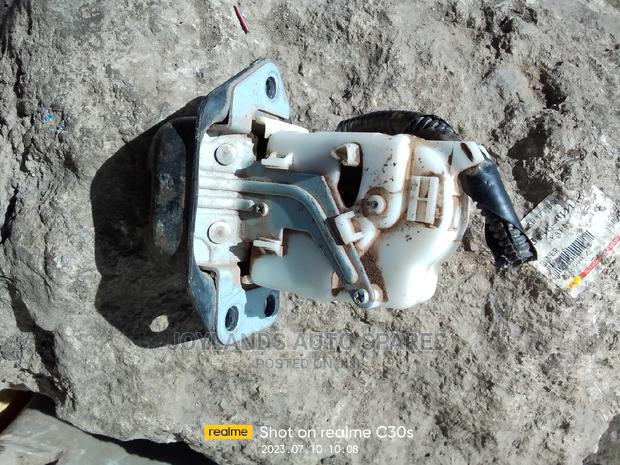 X-Trail T31 Boot Lock With Actuater - thumbnail 2