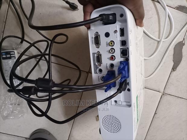 Projector Hire for Churches Meetings - thumbnail 2