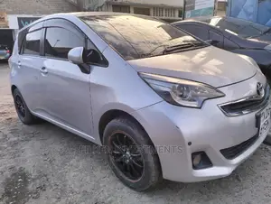 Toyota Ractis 1.5 FWD 2015 Silver