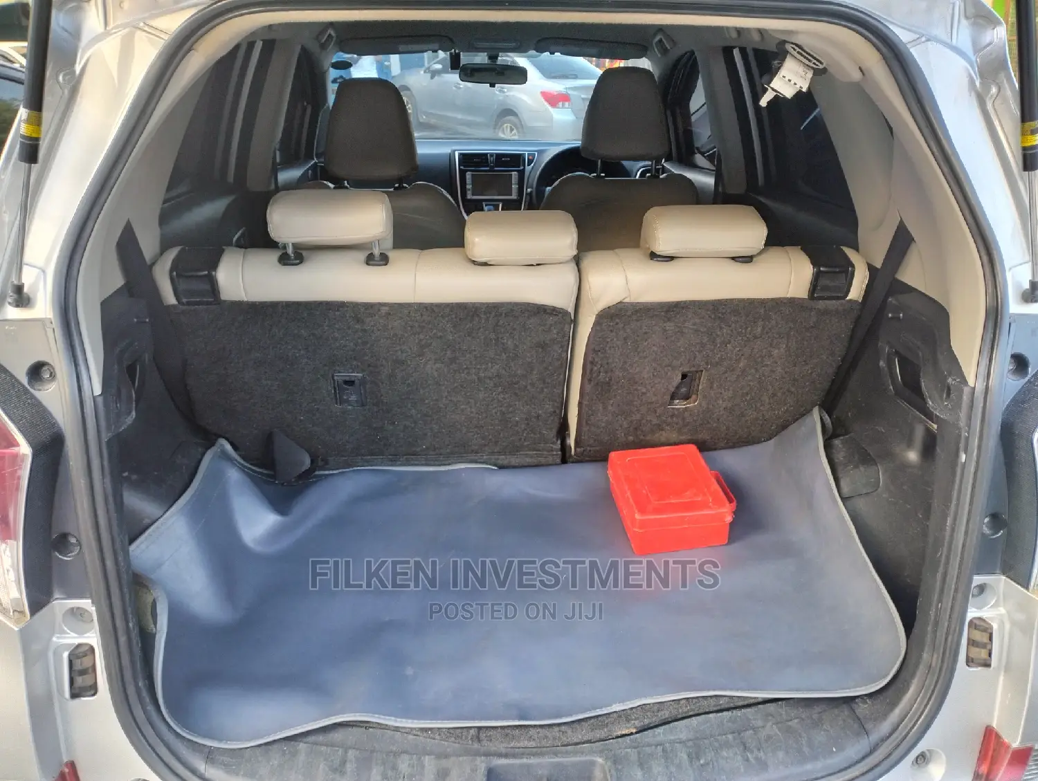 Toyota Ractis 1.5 FWD 2015 Silver
