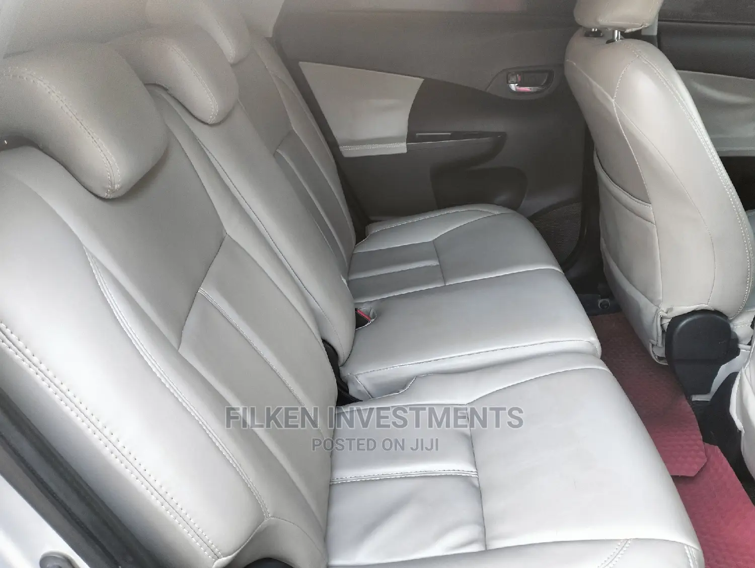Toyota Ractis 1.5 FWD 2015 Silver