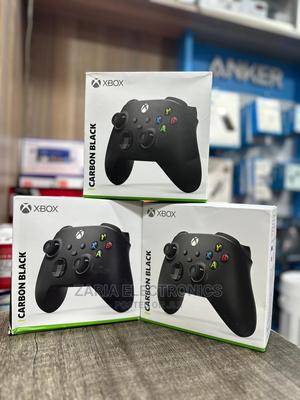 Xbox Wireless Pad for Series S and X, Carbon Black