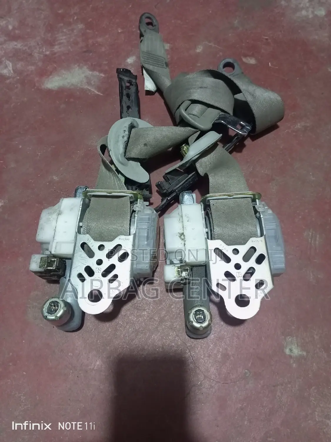 Toyota Harrier Front Safety Belts