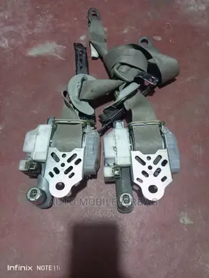 Toyota Harrier Front Safety Belts