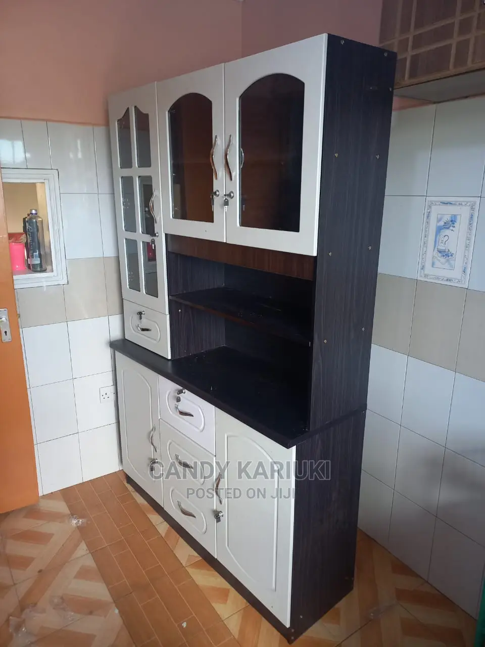 White Kitchen Cabinet