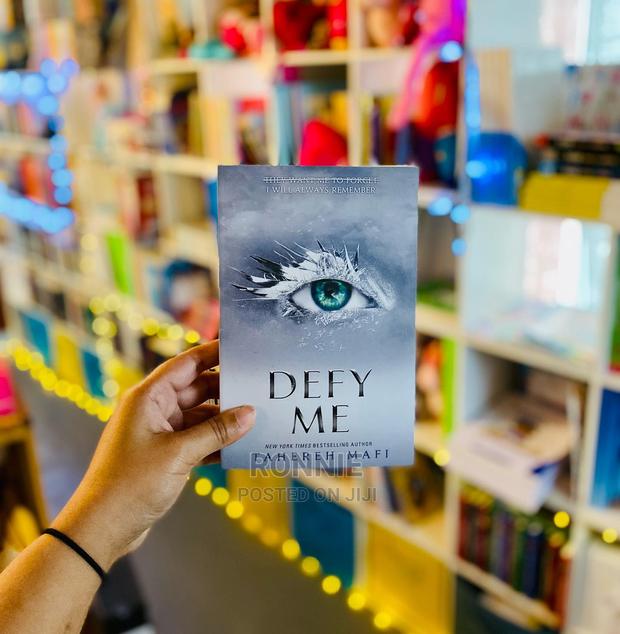 Defy Me (Shatter Me Book 5 of 6) by Tahereh Mafi