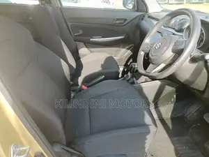 Suzuki Swift 2018 Gold