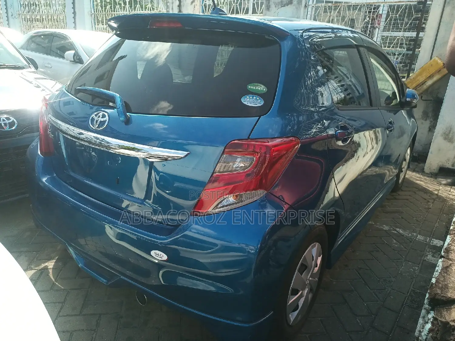 Toyota Vitz 1.0 FWD 5dr 2016 Blue
