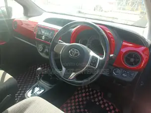 Toyota Vitz 1.0 FWD 5dr 2016 Blue