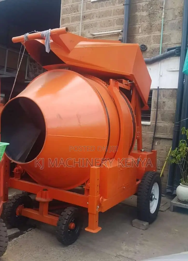 Self Loading Concrete Mixer