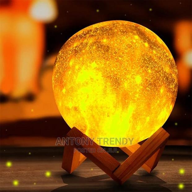 Mind-Glowing Moon Lamp - 3D
