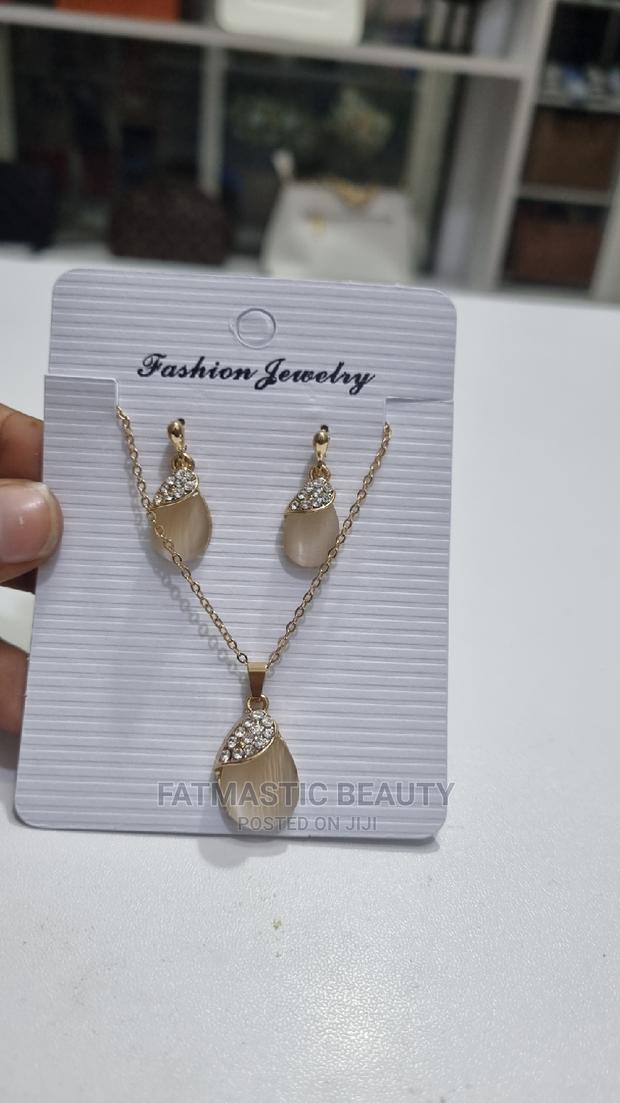 Pretty Jewellery Set - main view