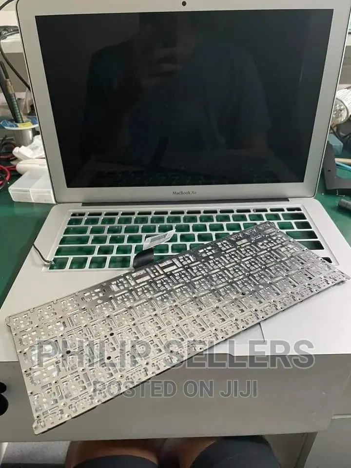 Macbook Air 13” 2015 (A1466)
#Keyboardreplacement