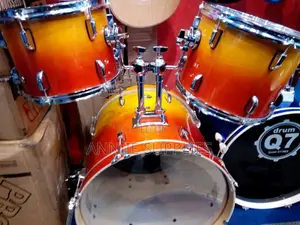 Q7 Drumset