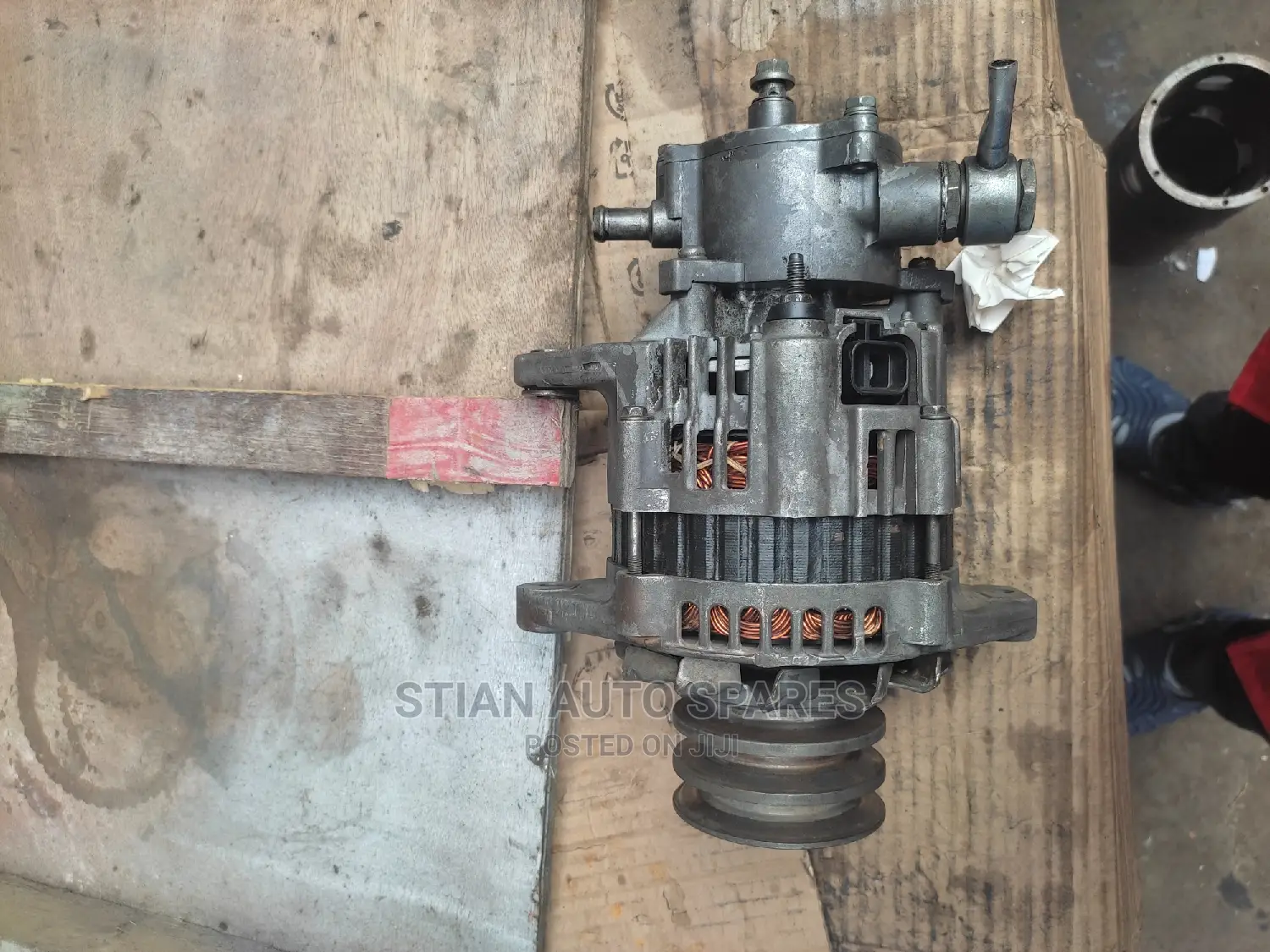 4.3 NQR Alternator Motor
