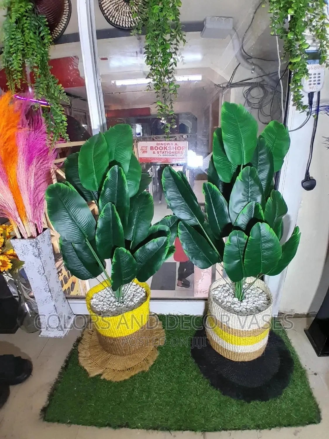Baskets With Underliner Mats And Plants