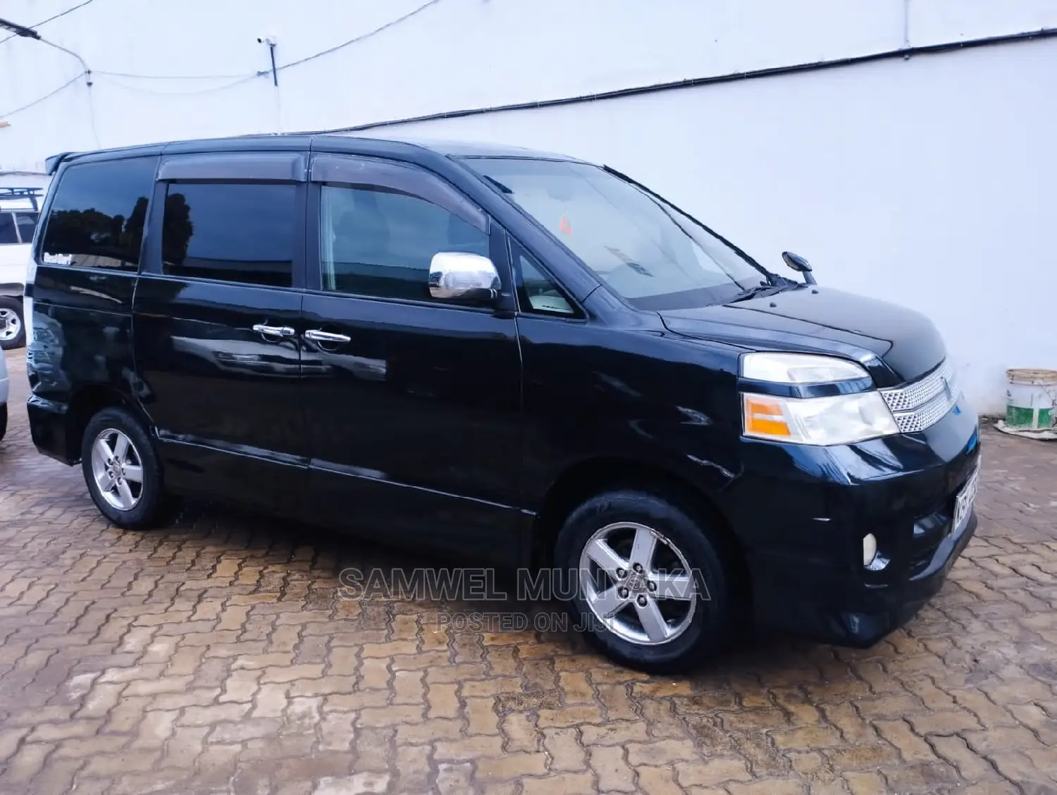 Toyota Voxy 2010 Black