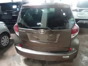 Toyota Ractis 1.5 AWD 2016 Gold