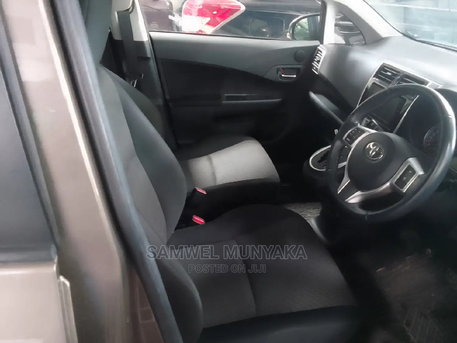 Toyota Ractis 1.5 AWD 2016 Gold