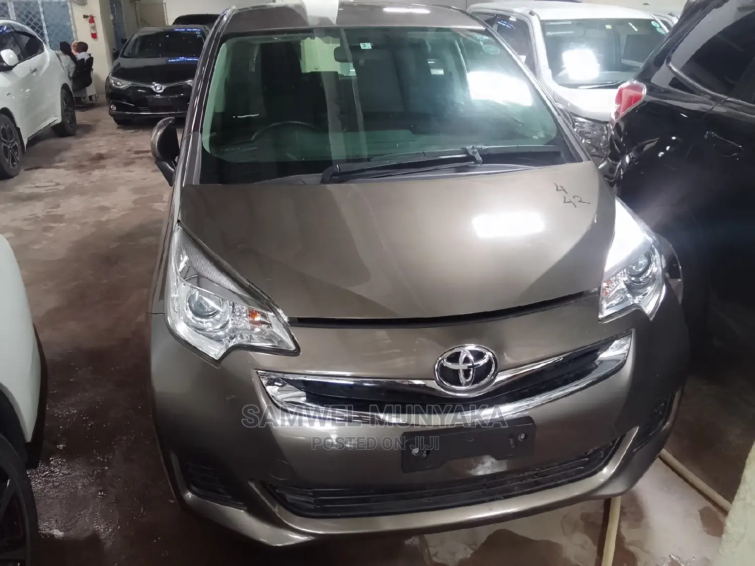 Toyota Ractis 1.5 AWD 2016 Gold