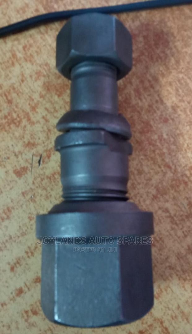 Isuzu/Mitsubishi Wheel Stands - main view