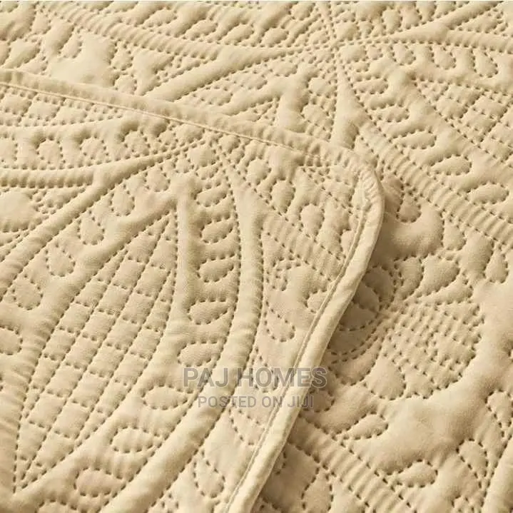 Bedspreads/Coverlet/Bedding/Bed Cover