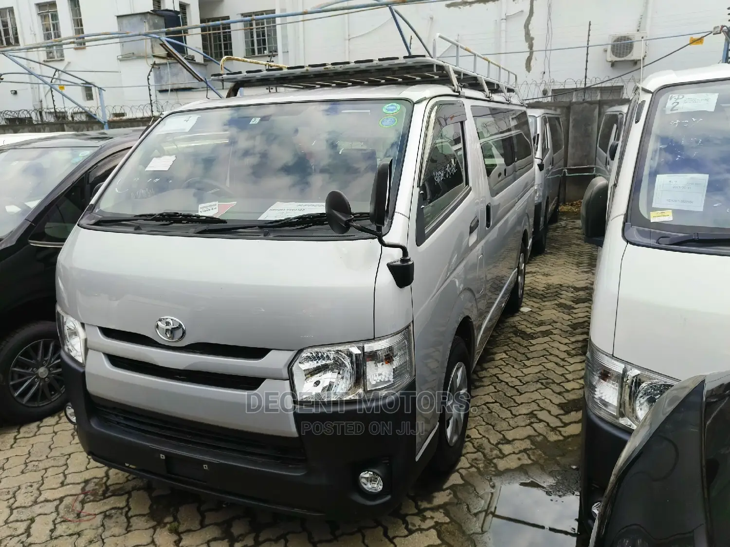 Toyota HiAce 2017 Silver