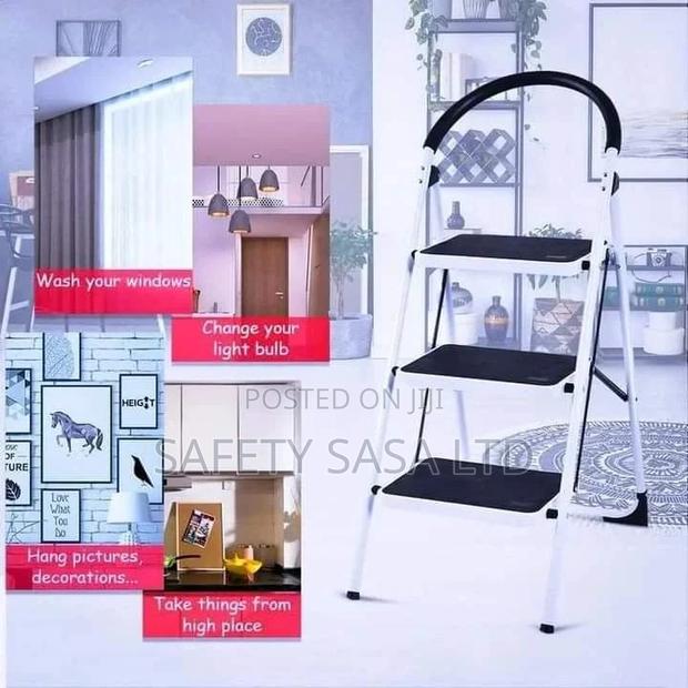 Heavy Duty Steel Step Ladder: Multipurpose Ladder - thumbnail 2