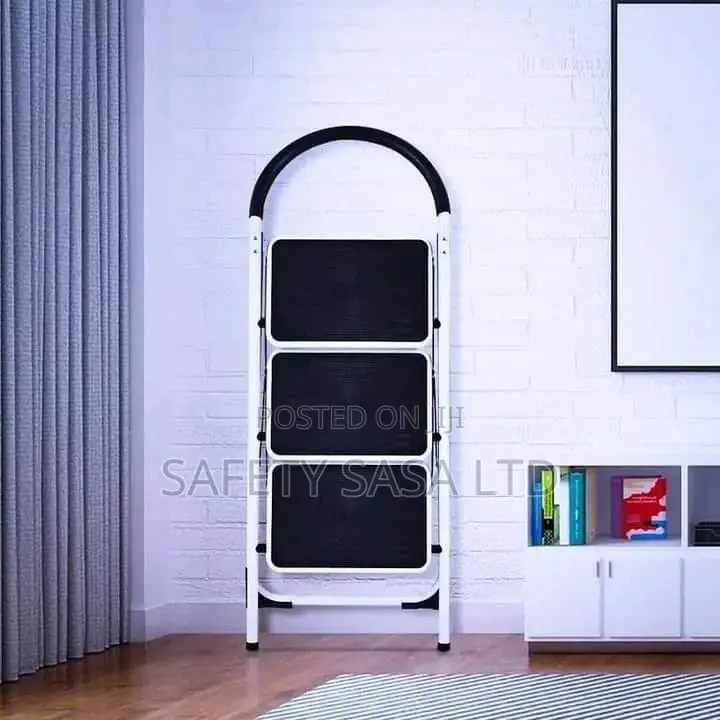 Heavy Duty Steel Step Ladder: Multipurpose Ladder