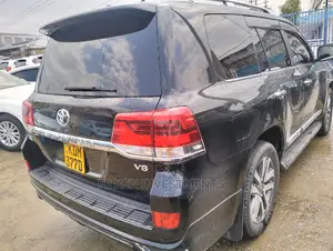 Toyota Land Cruiser 4.6 V8 ZX 2017 Black