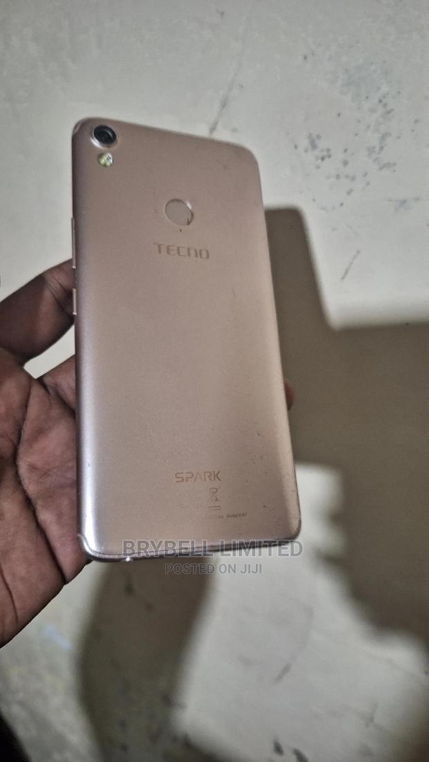 Tecno Spark 2 16 GB Gold - thumbnail 2